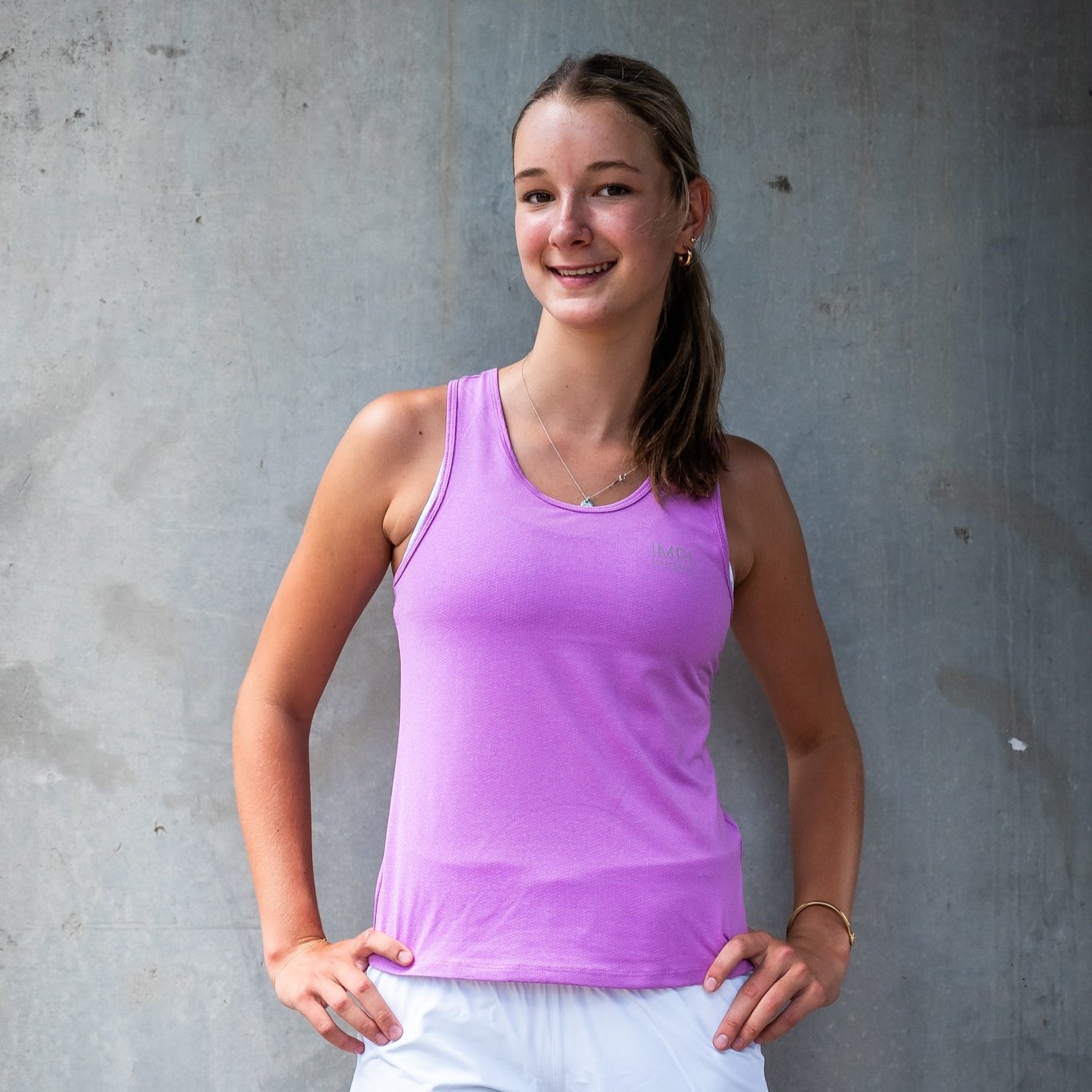 purple running singlet